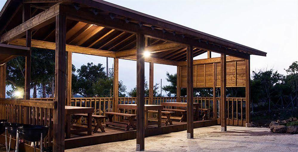 Famille Spa Resort Seogwipo Exterior foto