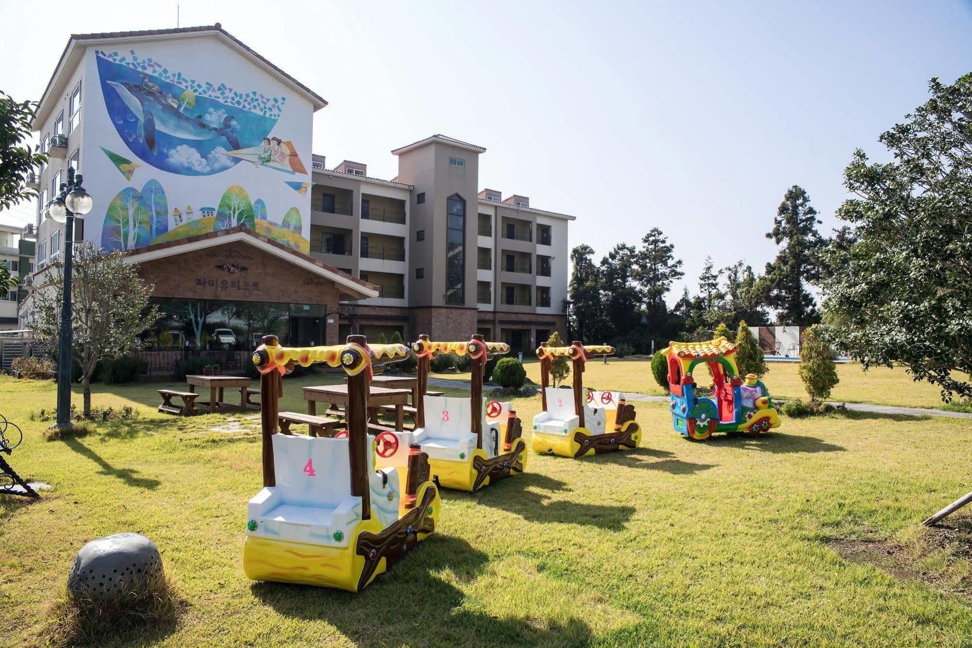 Famille Spa Resort Seogwipo Exterior foto
